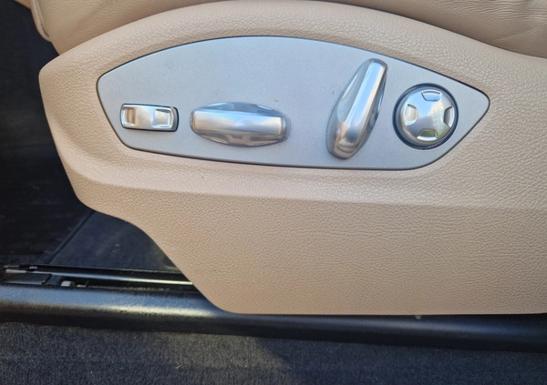 Porsche Macan cena 219899 przebieg: 56720, rok produkcji 2019 z Kraków małe 407